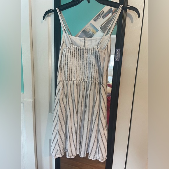 Hollister beachy mini white striped a-line sundress - Picture 2 of 2